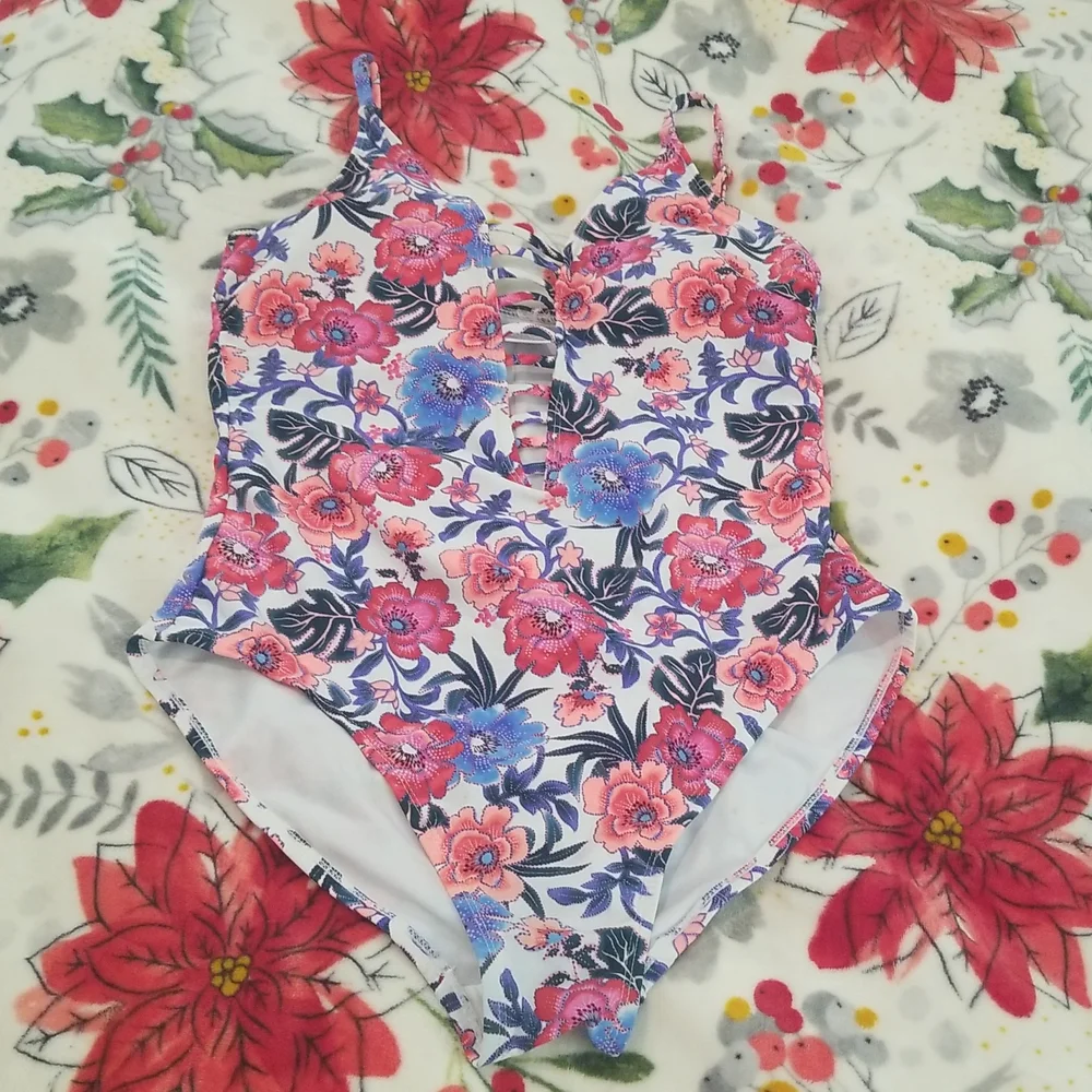Time and Tru Swimsuit - Picture 2 of 9